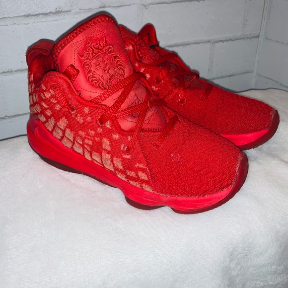 1youth Nikes - Picture 3 of 3